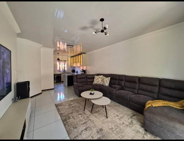 3 BEDROOM SIMPLEX FOR SALE IN MOOIKLOOF RIDGE ESTATE